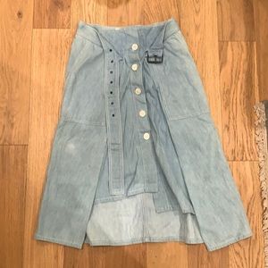 Colovos, knee length chambray skirt, size 4